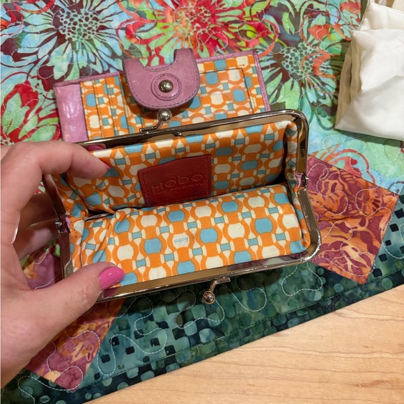 HOBO Lavender Clutch - Picture 3 of 5